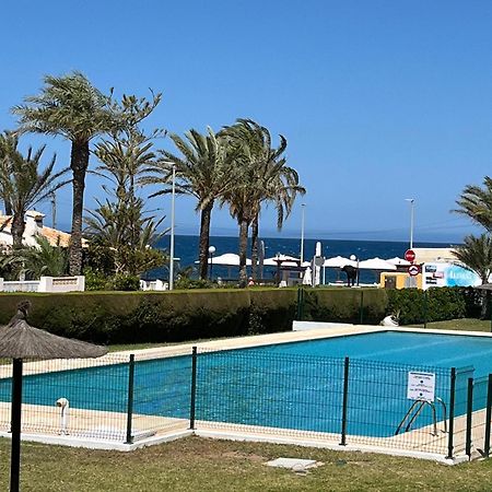 Sea View Apartment Beach Front Punta Prima Торрев'єха Екстер'єр фото
