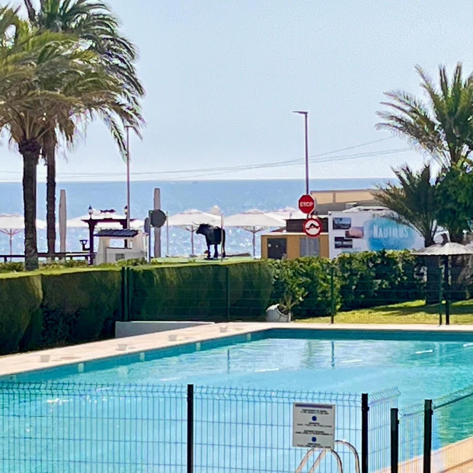 Sea View Apartment Beach Front Punta Prima Торрев'єха Екстер'єр фото
