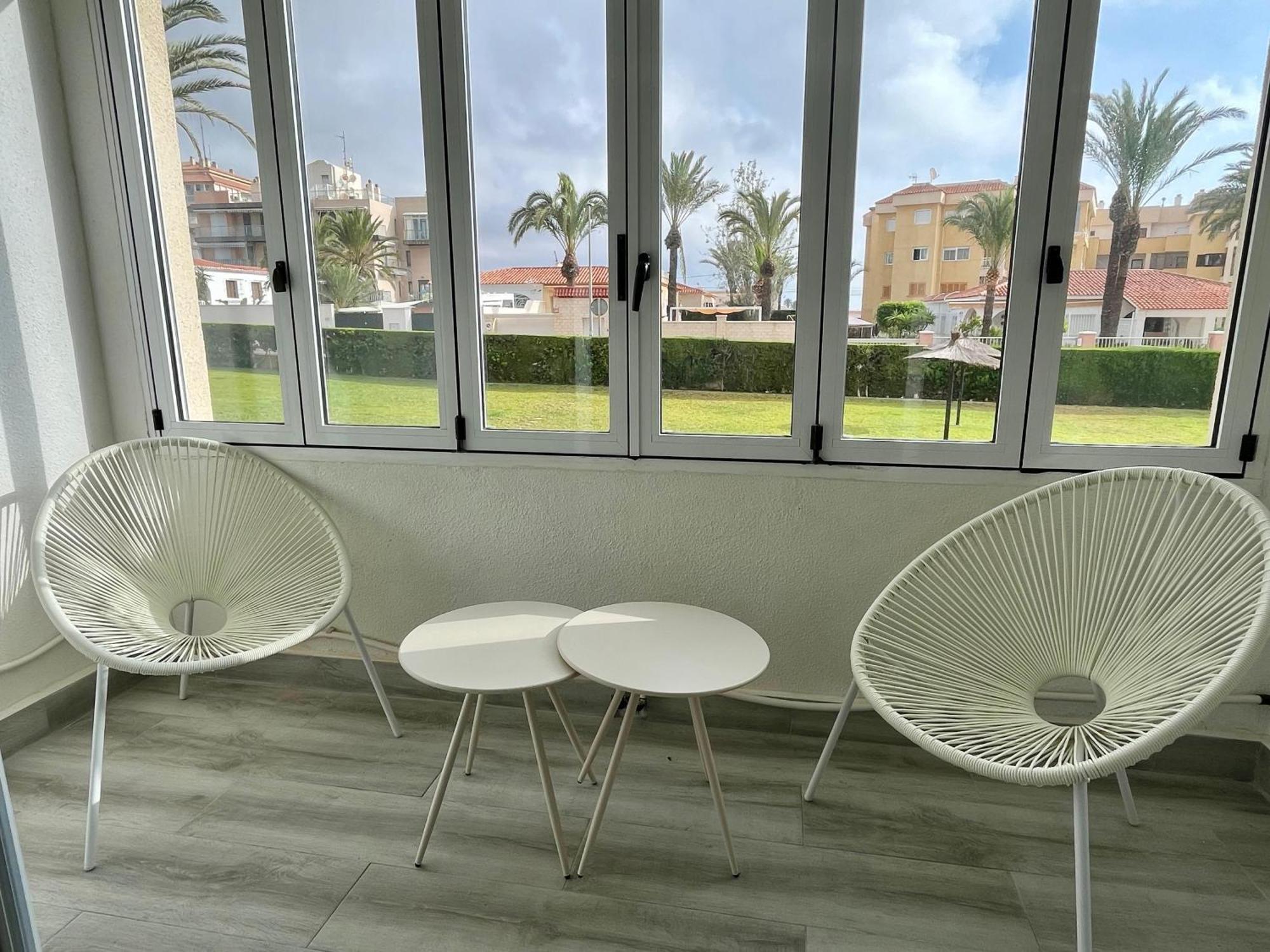 Sea View Apartment Beach Front Punta Prima Торрев'єха Екстер'єр фото