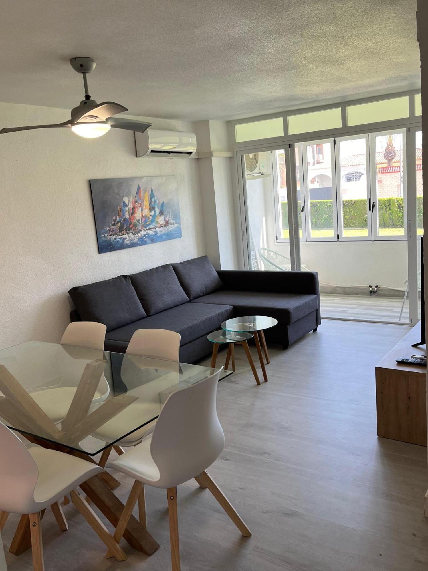 Sea View Apartment Beach Front Punta Prima Торрев'єха Екстер'єр фото